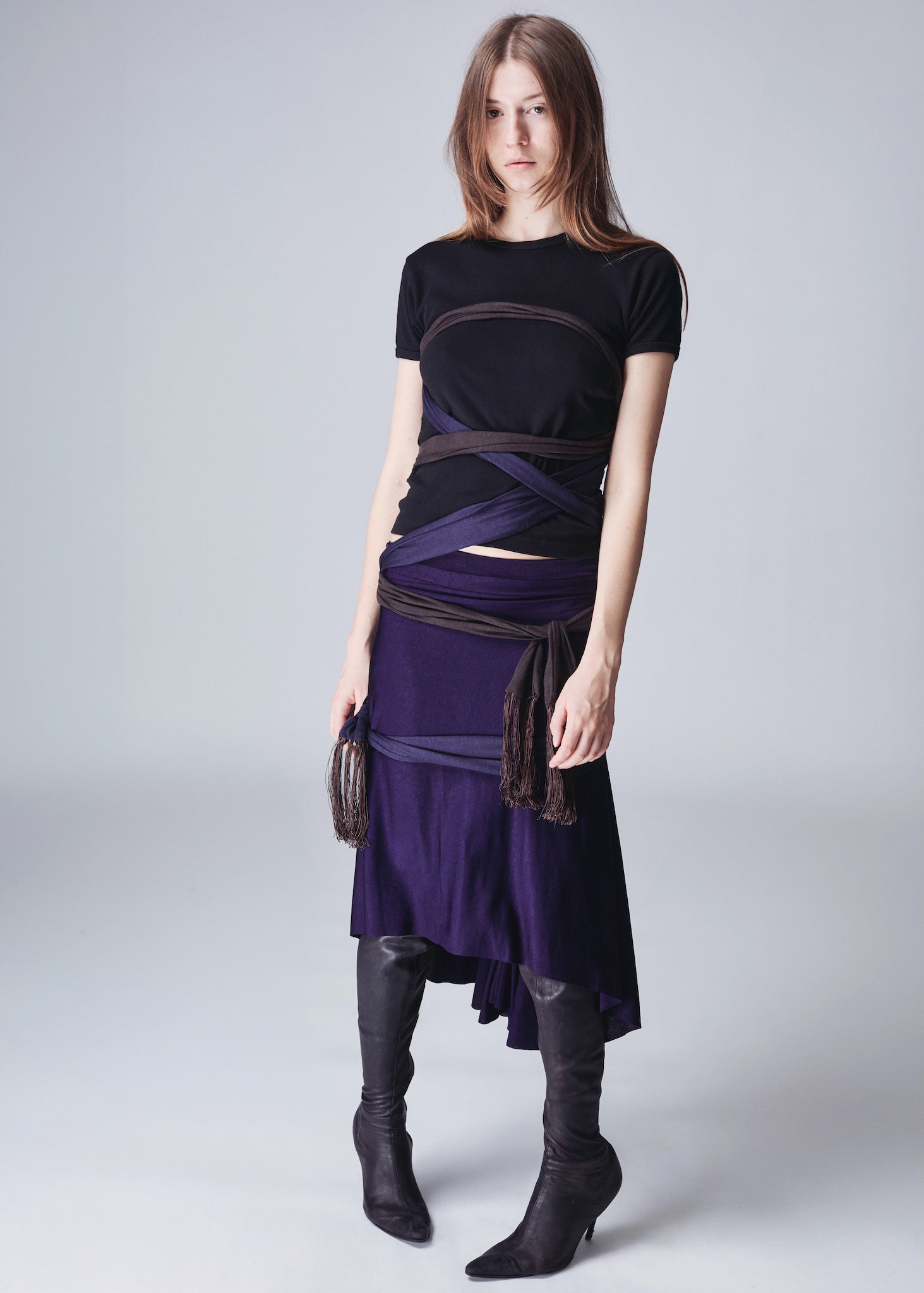 Romance T — Navy Black Brown